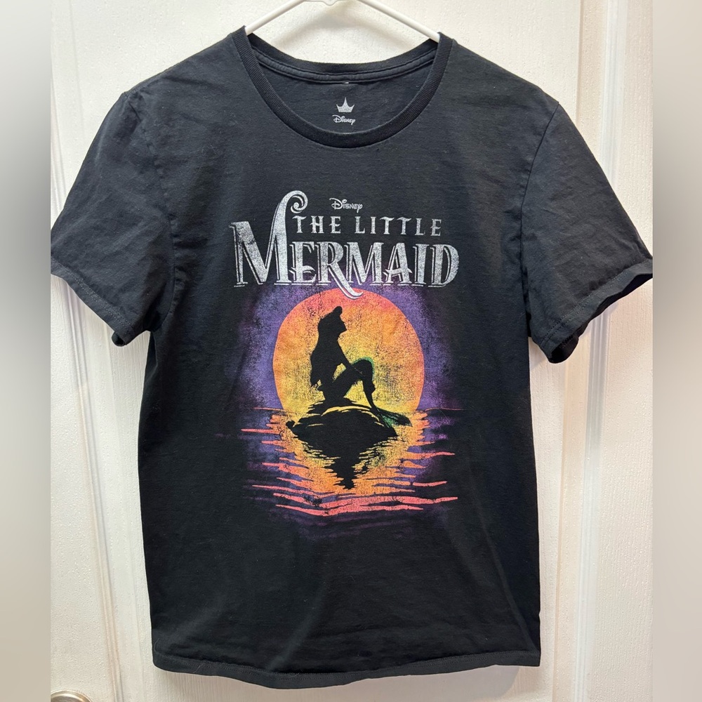 Disney’s The Little Mermaid 🧜🏼♀️ Ladies Black Cotton T-Shirt Size Medium